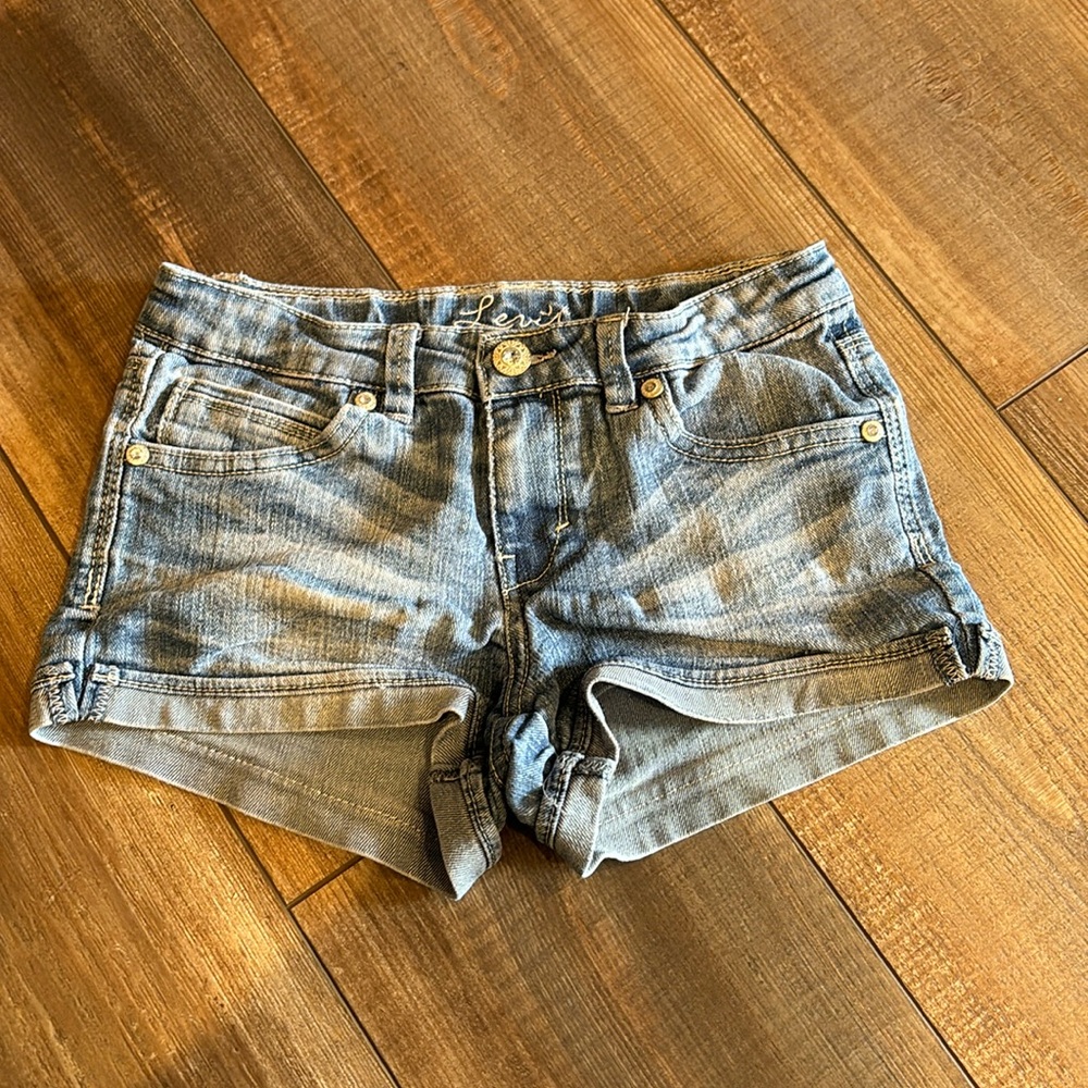 Girls Levi shorts